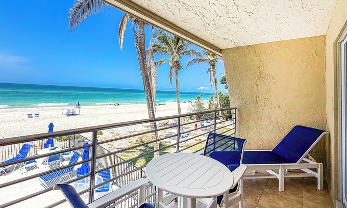 Whitney Beach Condo | Condo with a View 4: Oceanfront!