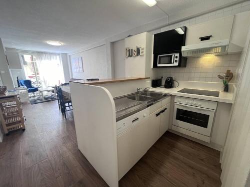 Cauterets Apartment | Confort moderne à Cauterets : T2 avec cuisine équipée et alcôve. Capacité 4 pers. - FR-1-812-57