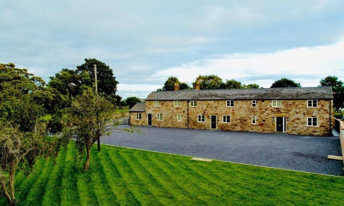 Connah's Quay House | Connah's Quay Park Farm Barns