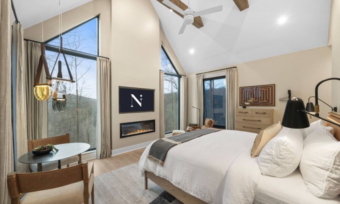 Almont Cabin | Constellation Aries Suite