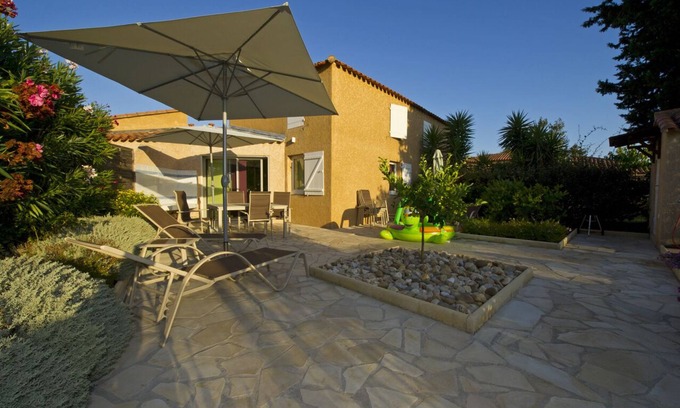 Miramar House | Contemporary renovated house with garden, quiet, 300 m from Miramar beach