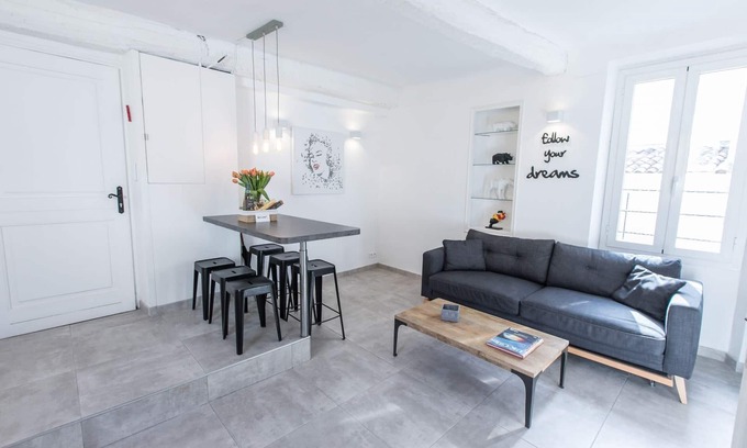 Cannes City Centre Apartment | Contemporary 1 BR 3 pax balcony Palais & Croisette 1 mn Olam Properties