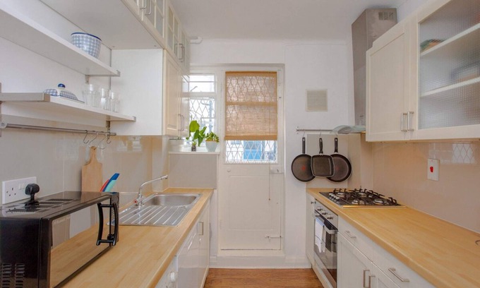 Bayswater Apartment | Contemporary 2 Bedroom Flat in Bayswater