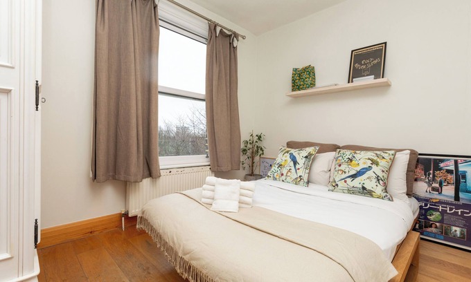 Tollington Apartment | Contemporary 2BD Flat — 4 Mins to Finsbury Park!