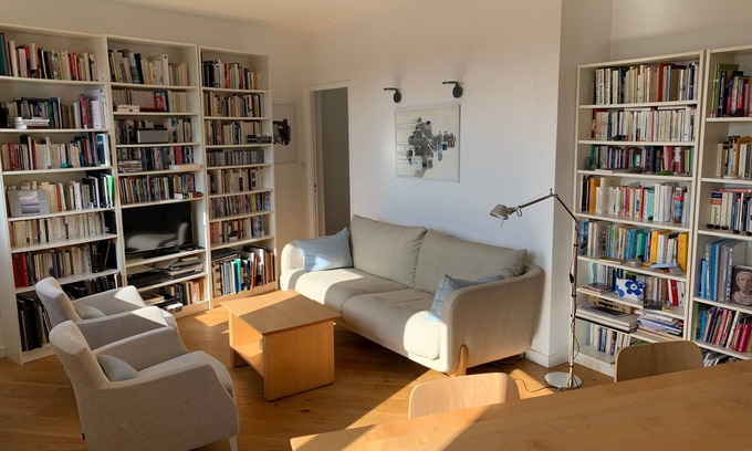Toulouse South-East Apartment | Contemporary apartment on the banks of the Canal du Midi.85 m2. Private garage.