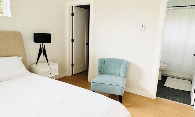 Greenwood House | Contemporary brand new 2-bedroom house in Greenwood area, Seattle with WiFi, AC