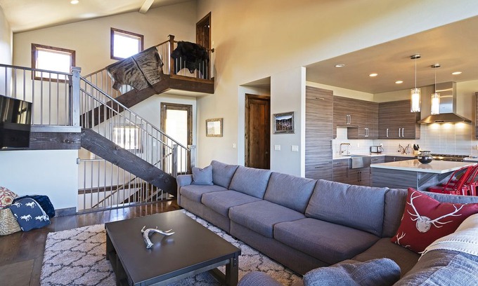 Kamas House | Contemporary Cabin - 3 Bed 3.5 Bath Hi Star Ranch