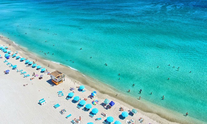 Clearwater Beach Condo | Contemporary Condo Hotel Suite on the Beach
