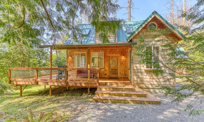 Camano Island Cottage | Contemporary cottage in the woods, less than a mile to the beach - dog-friendly