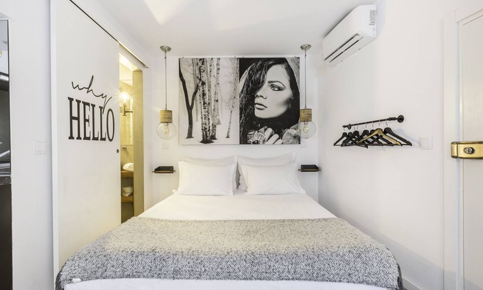 Santa Maria Maior Apartment | Contemporary design studio in Lisbon's historic center