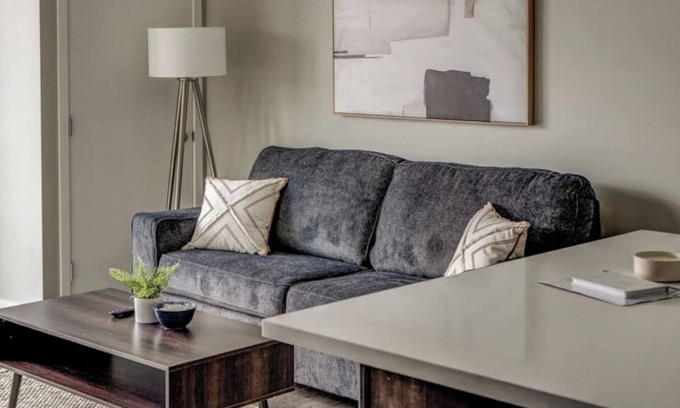 Downtown Des Moines Apartment | Contemporary Downtown Apt with Skyline Views