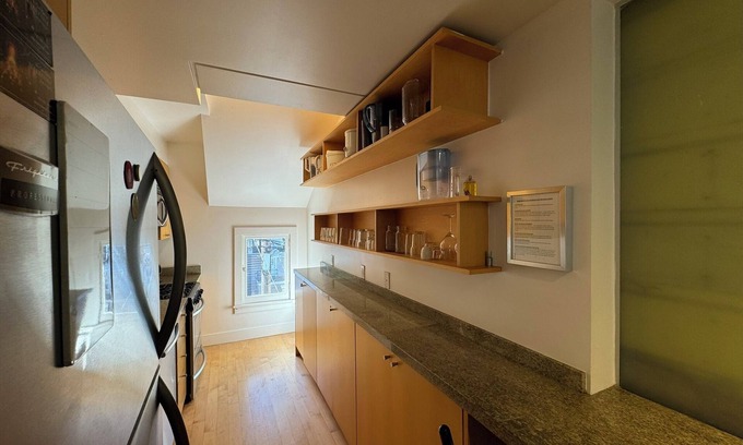 Dolores Heights Apartment | Contemporary Flair Castro Noe 3BR