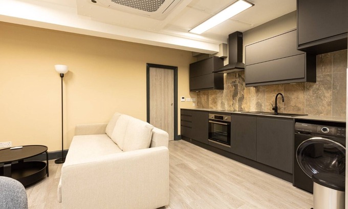 Bunhill Apartment | Contemporary flat in the City