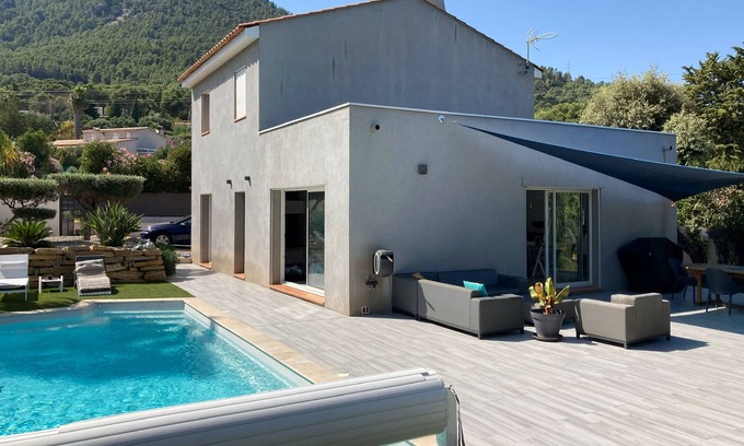 La Valette-du-Var House | Contemporary house, large swimming pool, quiet, family-oriented, 15 minutes from the sea