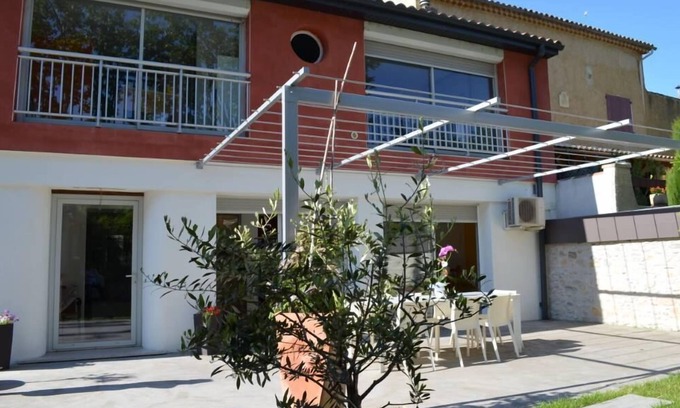 Pont-Saint-Esprit House | CONTEMPORARY HOUSE IN THE HEART OF PROVENCE/POOL
