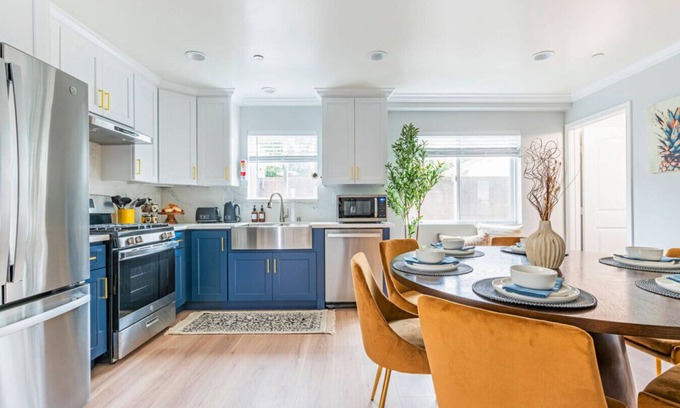 Alhambra House | Contemporary Hideaway BBQ EV Charger