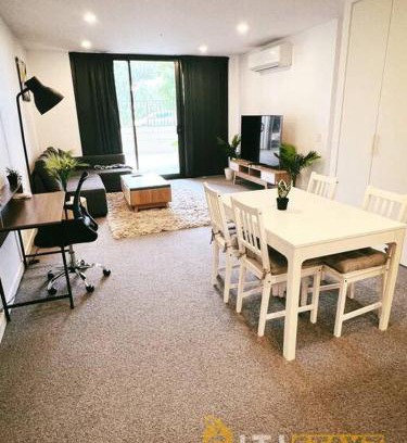 Kingston Apartment | Contemporary in Kingston-2bd Apt