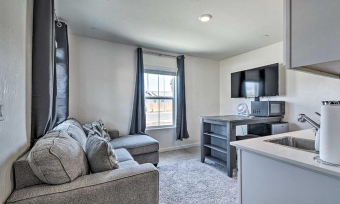 Los Banos Apartment | Contemporary Los Banos Studio Less Than 3 Mi to Dtwn!