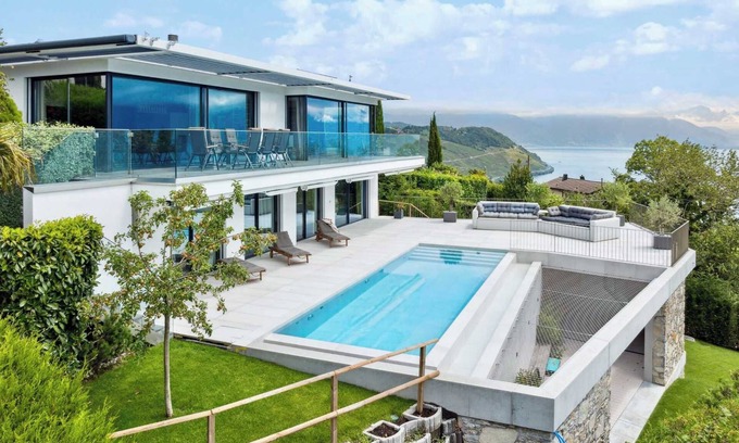 Aran Villa | Contemporary Luxury Villa in Grandvaux