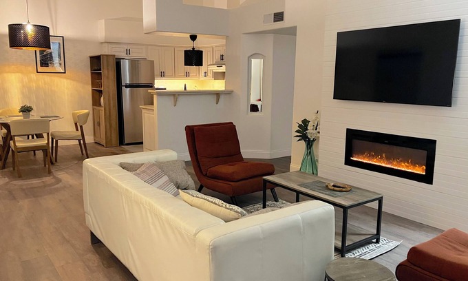 Gibson Springs Condo | Contemporary luxurious Condo with Mountain View’s in Henderson . WiFi, Roku TV.