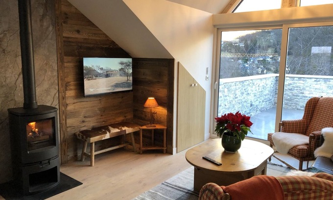Cauterets Apartment | Contemporary mountain-style l'Isardère apartment