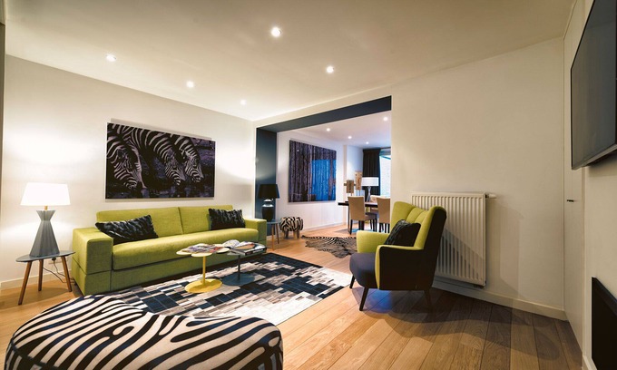 Postel Apartment | Contemporary One-Bedroom Apartment with Private Garden - Avenue Louise