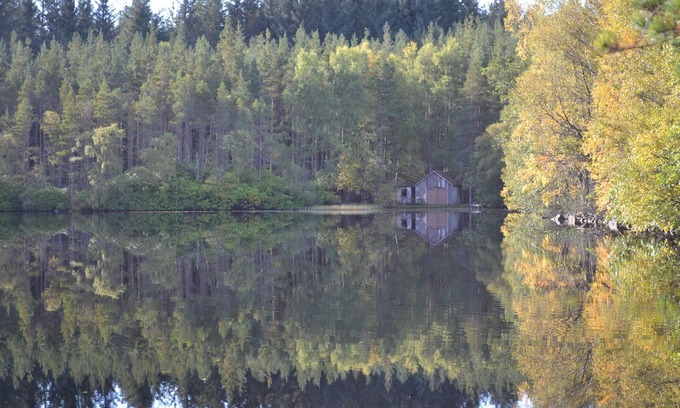 Inverarnie Cabin | Contemporary one bedroom cabin with WiFi