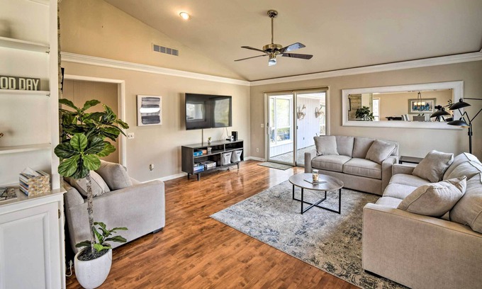 Sister Bay House | Contemporary Retreat w/ Patio ~ 1 Mi to Beach