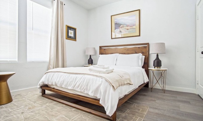 Central Oklahoma City Apartment | Contemporary Studio | 15 minutes to OKC State Fair Park #03C