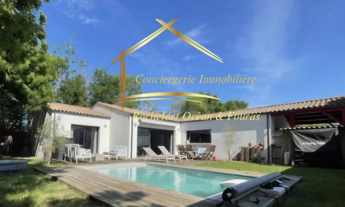 Breuil Magne House | Contemporary vacation home with pool