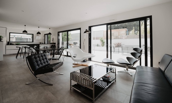 Surzur Villa | Contemporary villa ideally placed