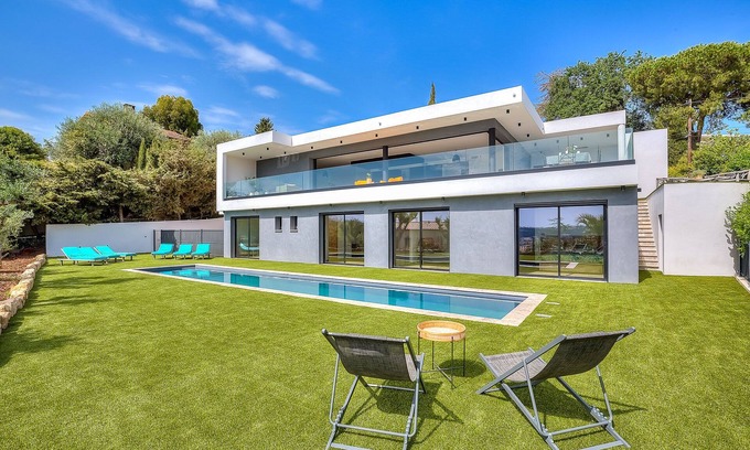 Nice Villa | Contemporary villa in Nice, sea view La Dolce Vita