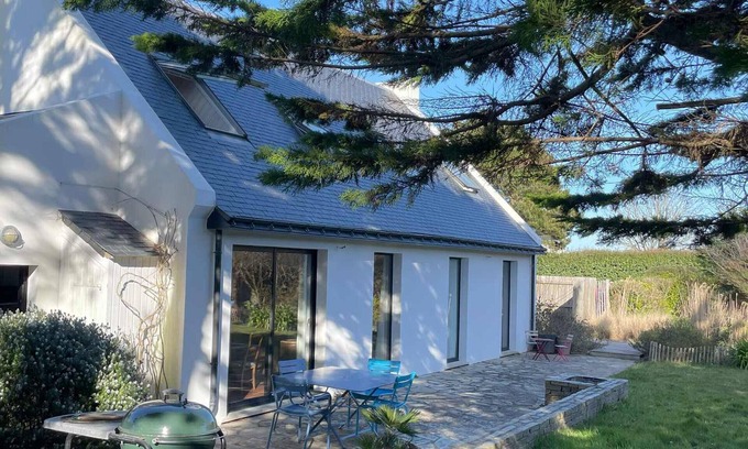 Sauzon House | Contemporary villa near Sauzon with large garden