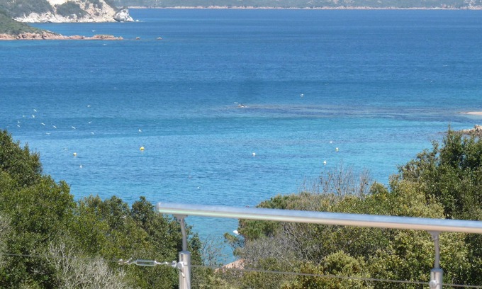 Gurgazu Villa | Contemporary villa seafront in the heart of nature