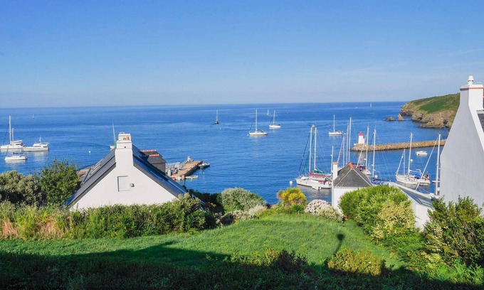 Sauzon House | Contemporary villa with sea view in Sauzon