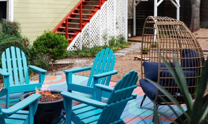 Greater South River City House | Content Casa: Near Bars/Pool/DT + Hot Tub/Patio