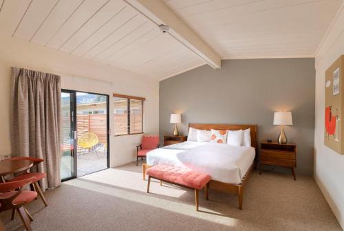 Carmel Valley Hotel | Contenta Inn