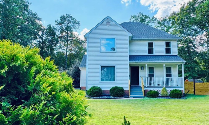 Quinton House | Contractor friendly, clean, quite, private, very large driveway. Super Hosts.