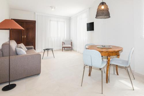 Rovinj Apartment | Contrada del Nonno Apartments (city center - private parking on-site)