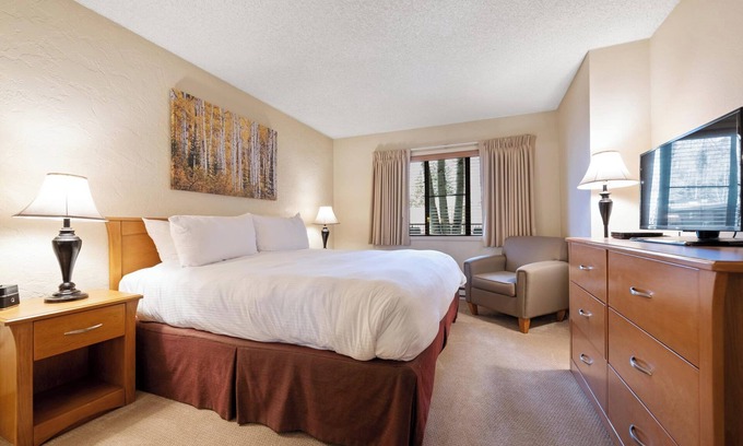 Vail Condo | Convenient 1-bedroom condo with AC, WiFi in enchanting Vail. Beautiful Unit 416