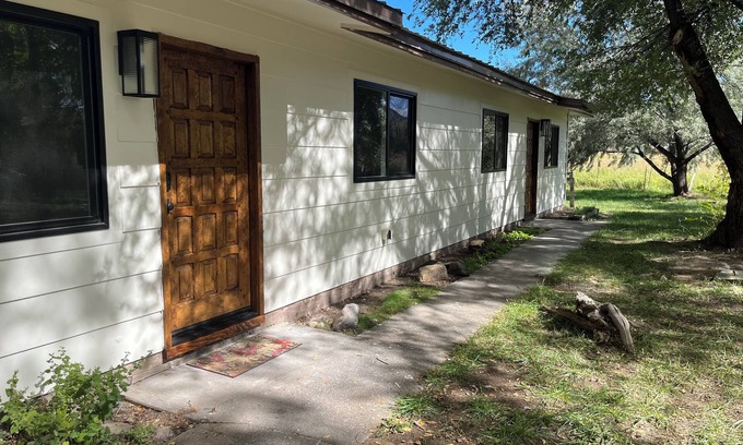 Taos Condo | Convenient 2 bedroom in duplex short walk to ranchos plaza, 35 min to ski valley