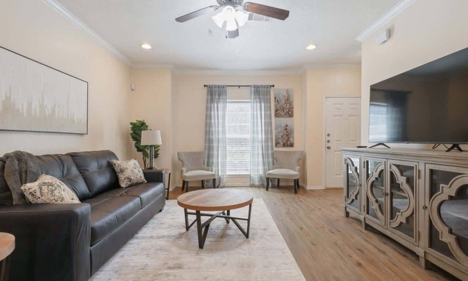 North Overton Condo | Convenient Condo - 2BR 2 BA - Walk to Tech