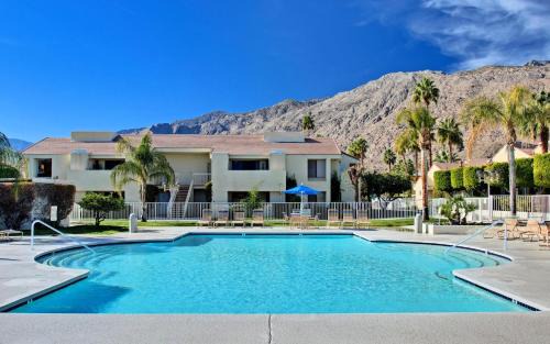 Downtown Palm Springs House | Convenient & Cozy Downtown