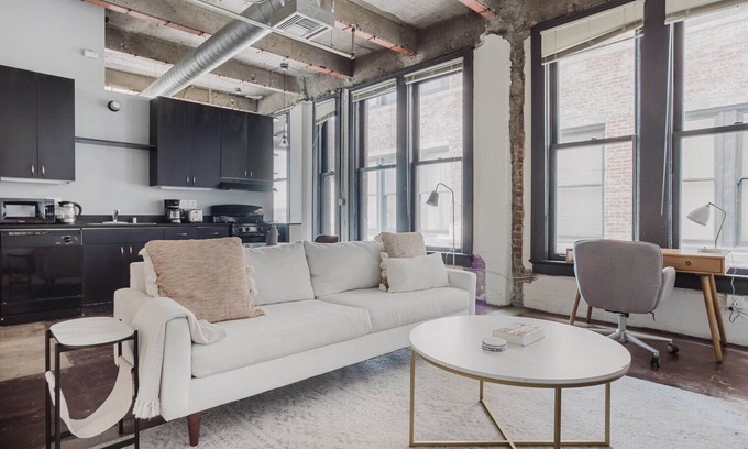 Historic Core Apartment | Convenient DTLA w/Gym, close to Grand Central Market, by Blueground