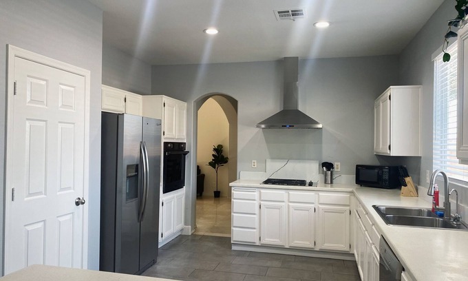 Silverado Ranch House | Convenient Family home near the airport & strip