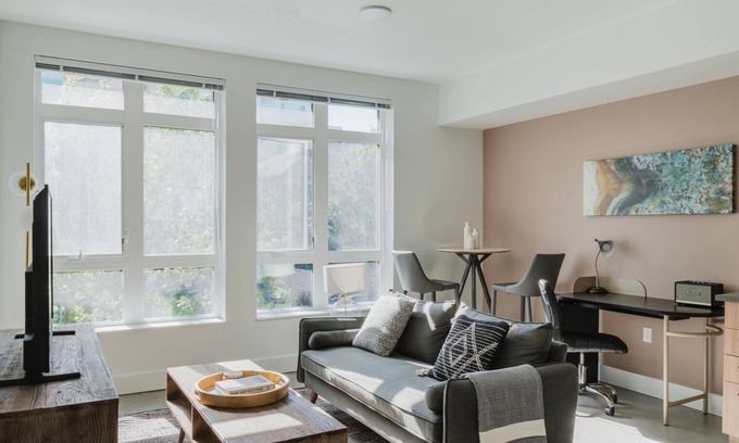 Squire Park Apartment | Convenient First Hill Jr 1BR w/Fitness Center & W/D, by Blueground