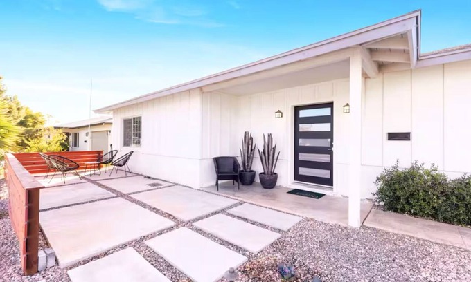 Village Grove House | Convenient Scottsdale home!