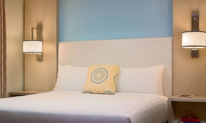 The Galleria Hotel | Convenient Stay! Kitchen, FREE Parking, Close to Houston Zoo!