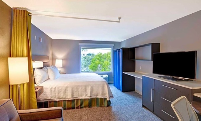 Miramar Hotel | Convenient Suite Near Beaches, Parks, Dining, and Hard Rock Stadium