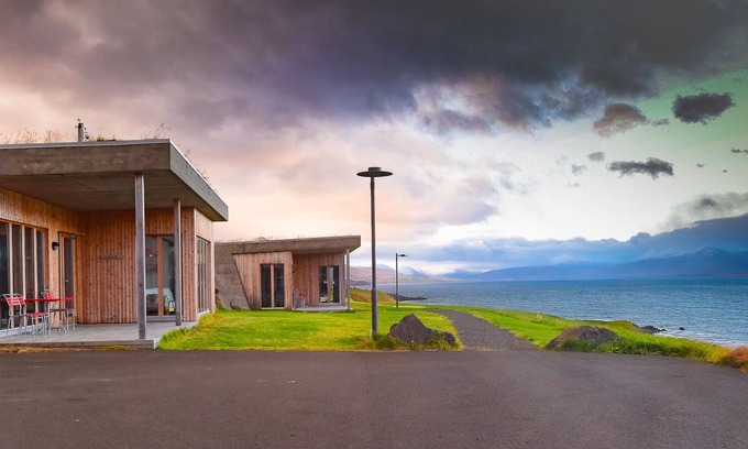Hauganes House | Convenient summer house on the Nollur farm at Eyafjord